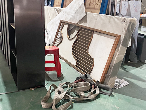 不銹鋼屏風(fēng)和酒柜定制