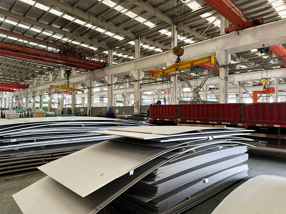 不銹鋼工業(yè)板材車間8.jpg
